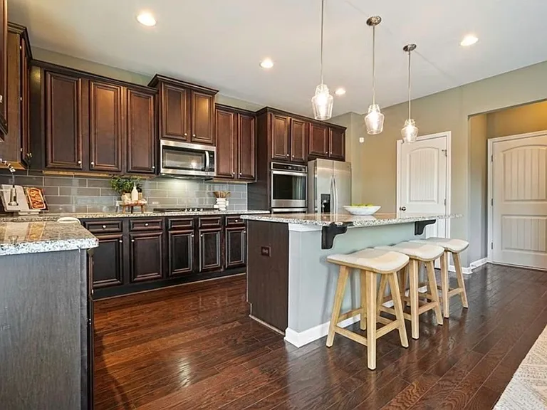 7910 Bristol Valley Dr — Photo 16