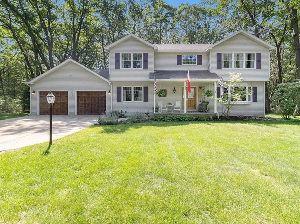 1425 Meadow Wood Dr, Manistee, MI 49660