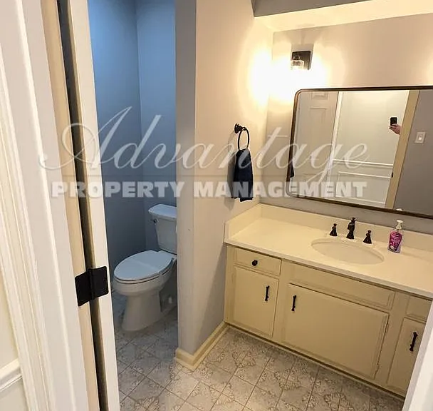 7253 Stamford Dr — Photo 18