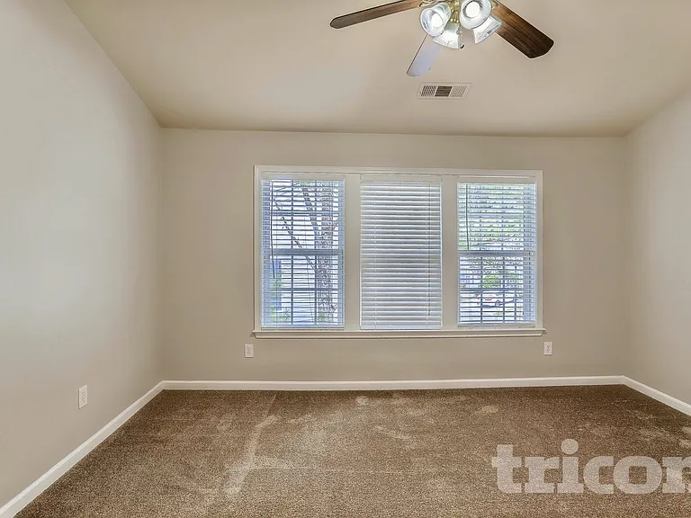 4014 Howell Park Rd — Photo 6