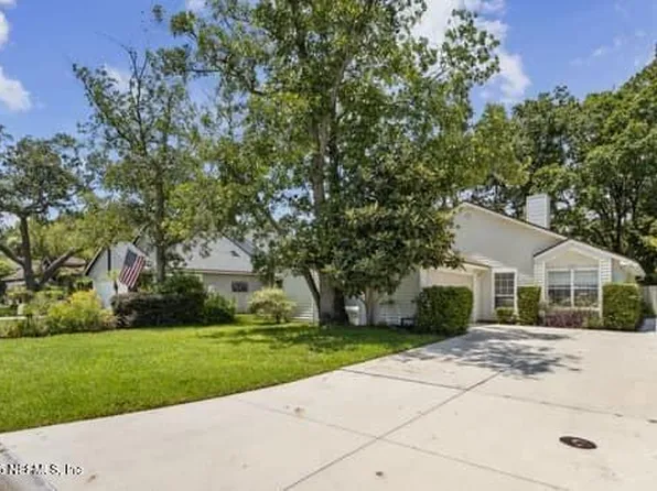 8868 CHAMBORE Drive, Jacksonville, FL 32256