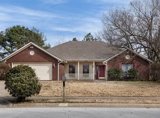 2872 N Quail Creek Dr, Fayetteville, AR 72703
