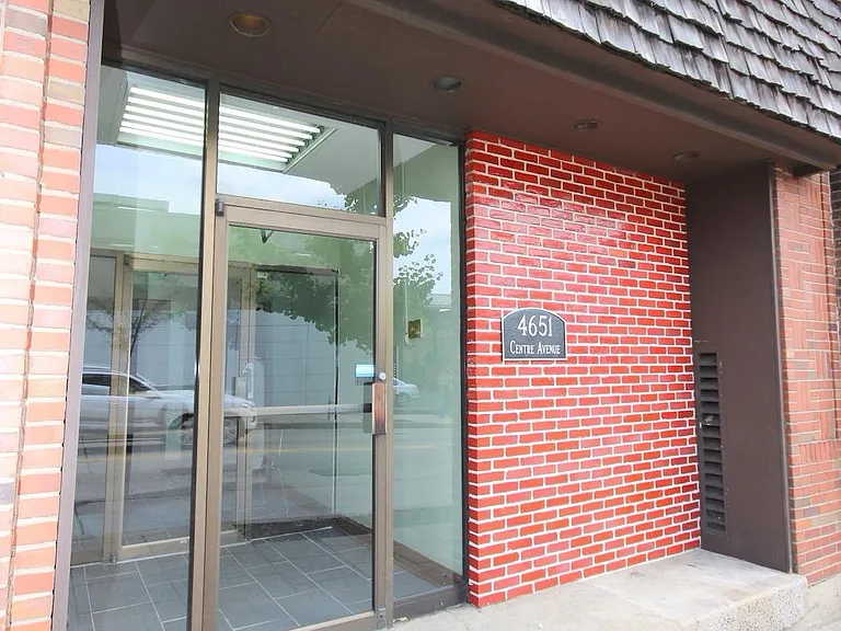 4651 Centre Ave — Photo 6