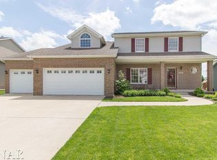 2317 Heather Ridge Dr, Normal, IL 61761