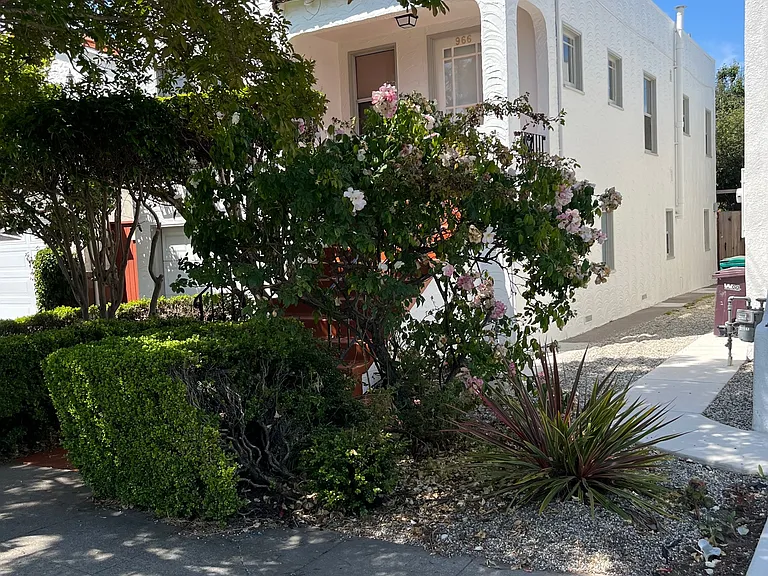 966 Talbot Ave — Photo 3
