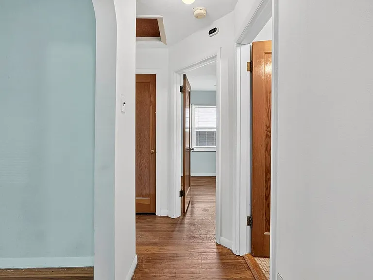 9826 Ravensbrook Dr — Photo 2