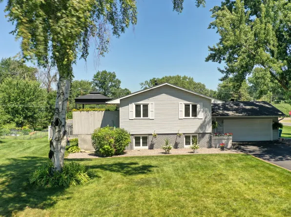 7398 214th St N, Forest Lake, MN 55025