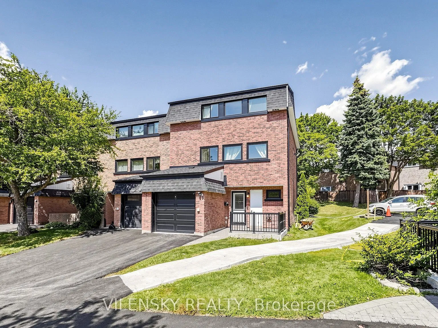 4 bed, $3,200 — Photo 2