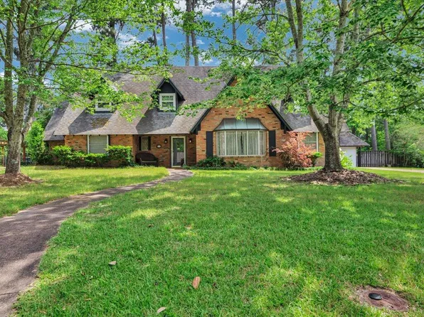 805 Spring Valley Dr, Nacogdoches, TX 75964
