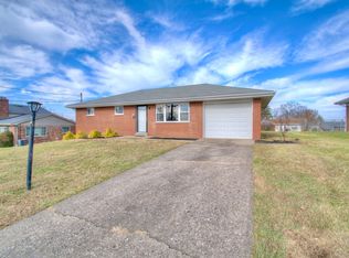 17 Robinson Rd, Highland Heights, KY 41076