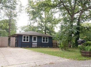 194 Southaven Ave, Mastic, NY 11950