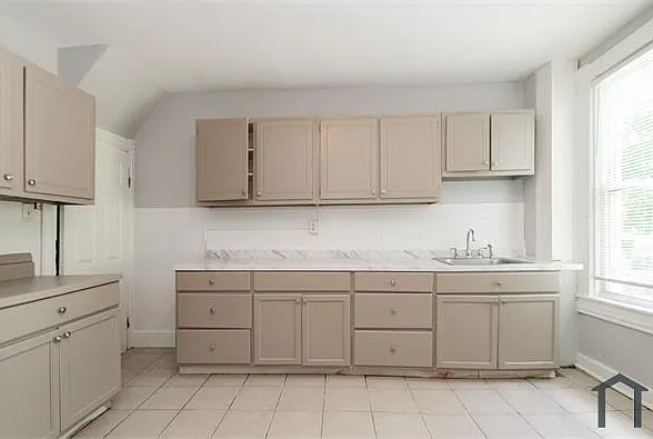 100 S Monastery Ave — Photo 10