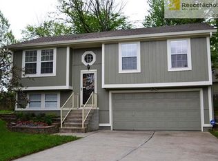606 SE Steeple Ln, Blue Springs, MO 64014