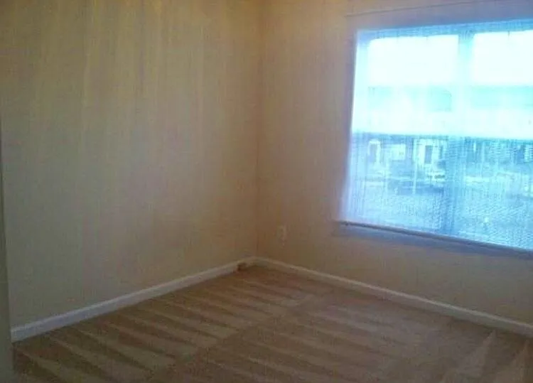 108 Queensberry Ct — Photo 3