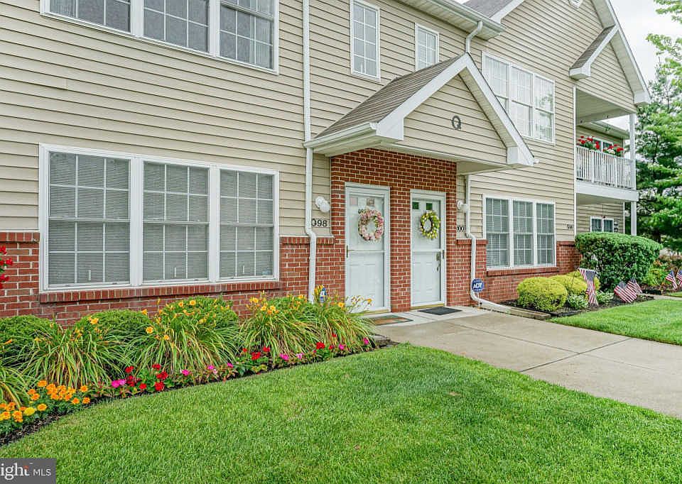 1st image of 98 Pristine Pl #98