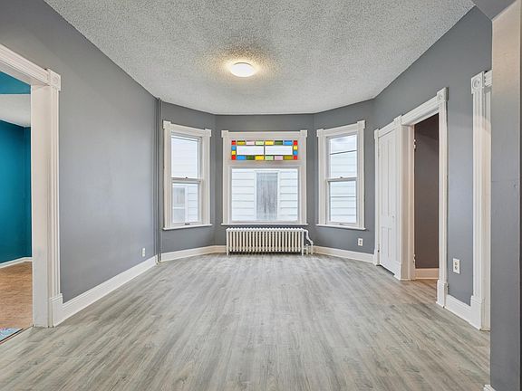 4th image of 731 Thomas Ave