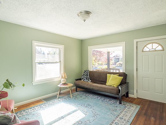 2nd image of 7034 N Fenwick Ave