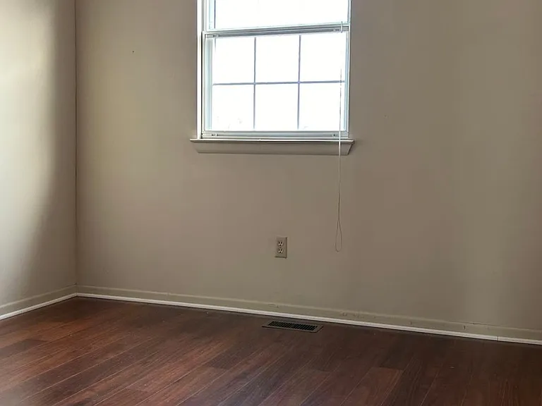 1890 Georgia Dr — Photo 11