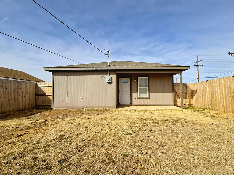 303 Guava Ave — Photo 13
