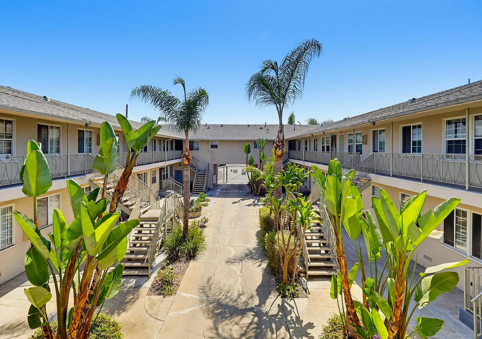 6633 Crenshaw Blvd — Photo 3