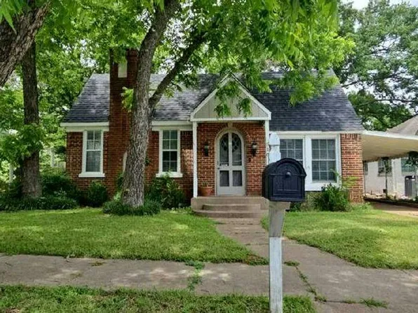 516 College St, Cleburne, TX 76033