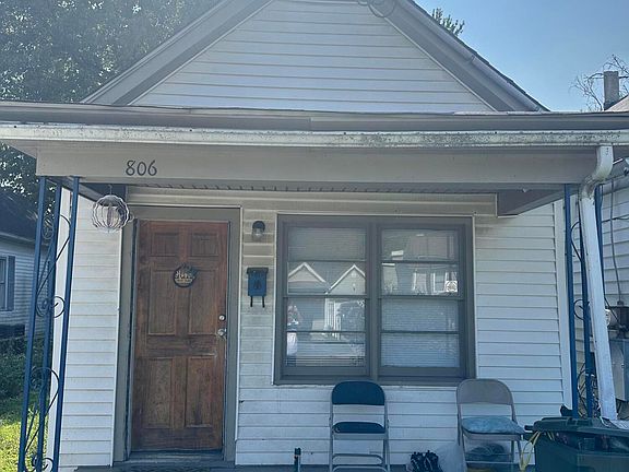 2nd image of 806 Charles Ave