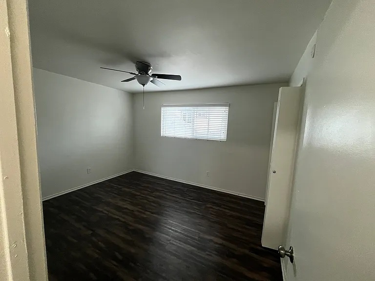 6544 S Pickering Ave #E — Photo 17
