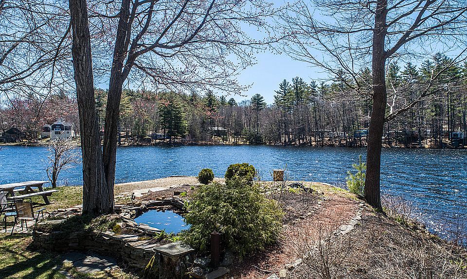 Large Lot w/Level Penninsula
