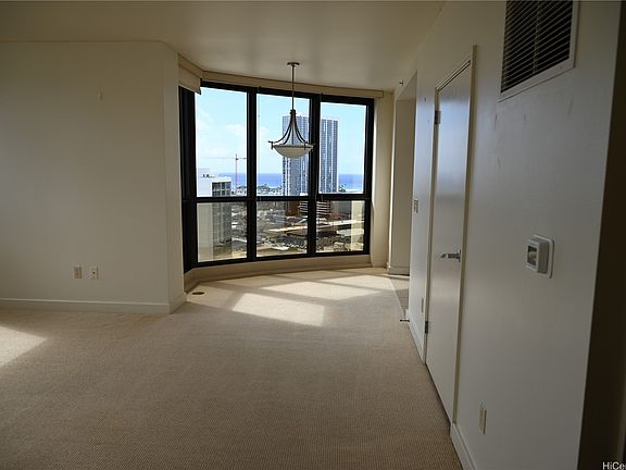 2nd image of 600 Queen St APT 1911
