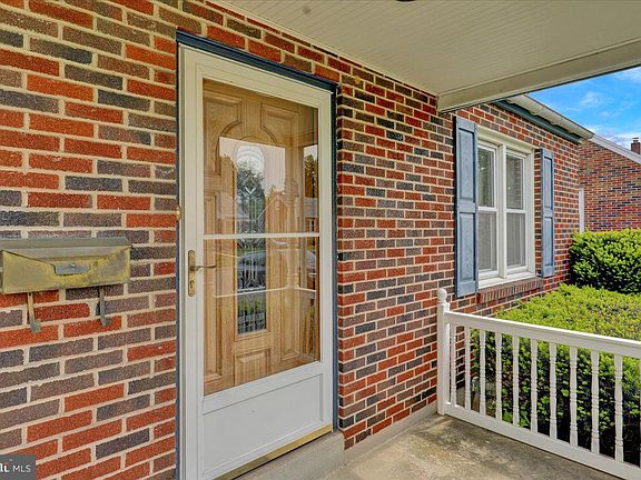 4th image of 27 Woodland Rd