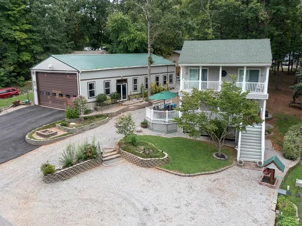 312 Gila Trl, Bracey, VA 23919