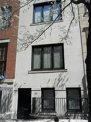 Sold by Sotheby's International Realty | media 23