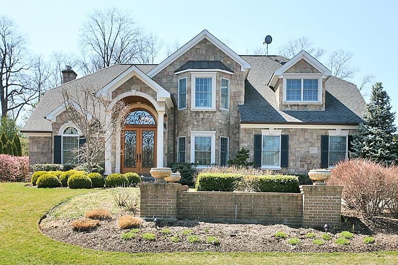 1st image of 27 Chauncey Pl