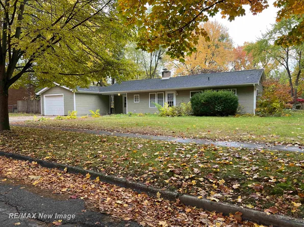 1402 Corrinne St, Midland, MI 48642