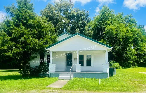 211 Cedar St Photo 1