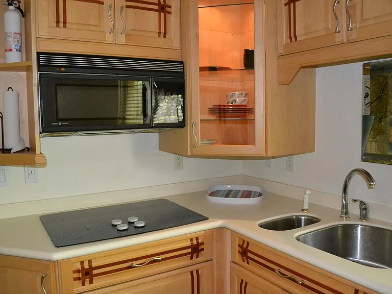 5800 Golden Gate Pkwy — Photo 5