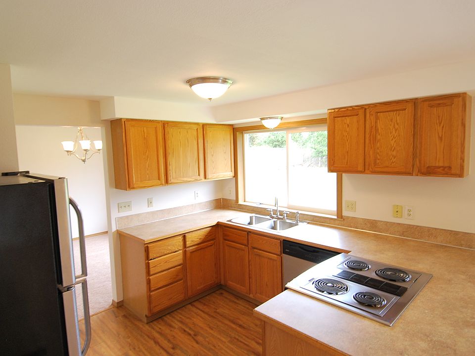 2nd image of 80 E Sycamore Pl