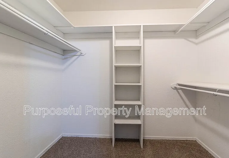 9204 Aaron Dr — Photo 27