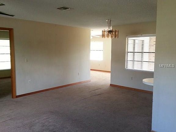 4th image of 413 W De Carlo Dr