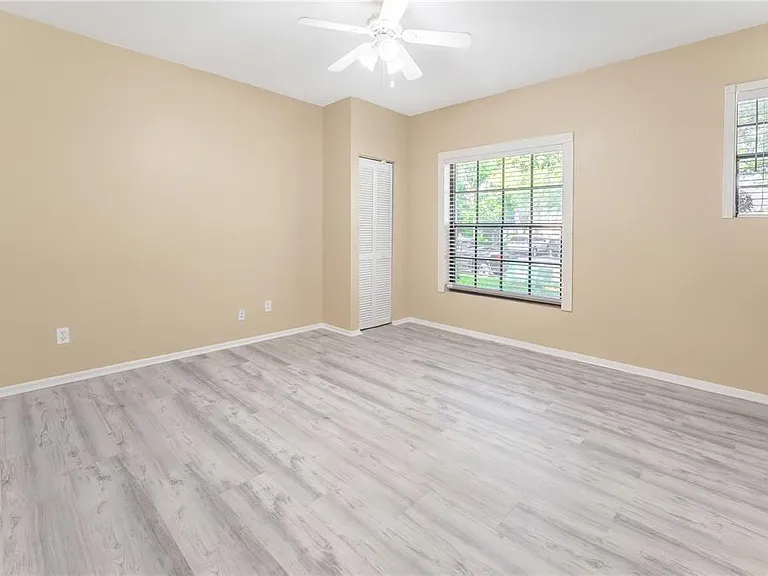 3826 Lake Shore Dr — Photo 16