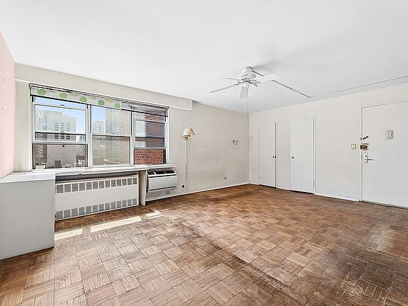 3rd image of 300 E 71st St APT 15D