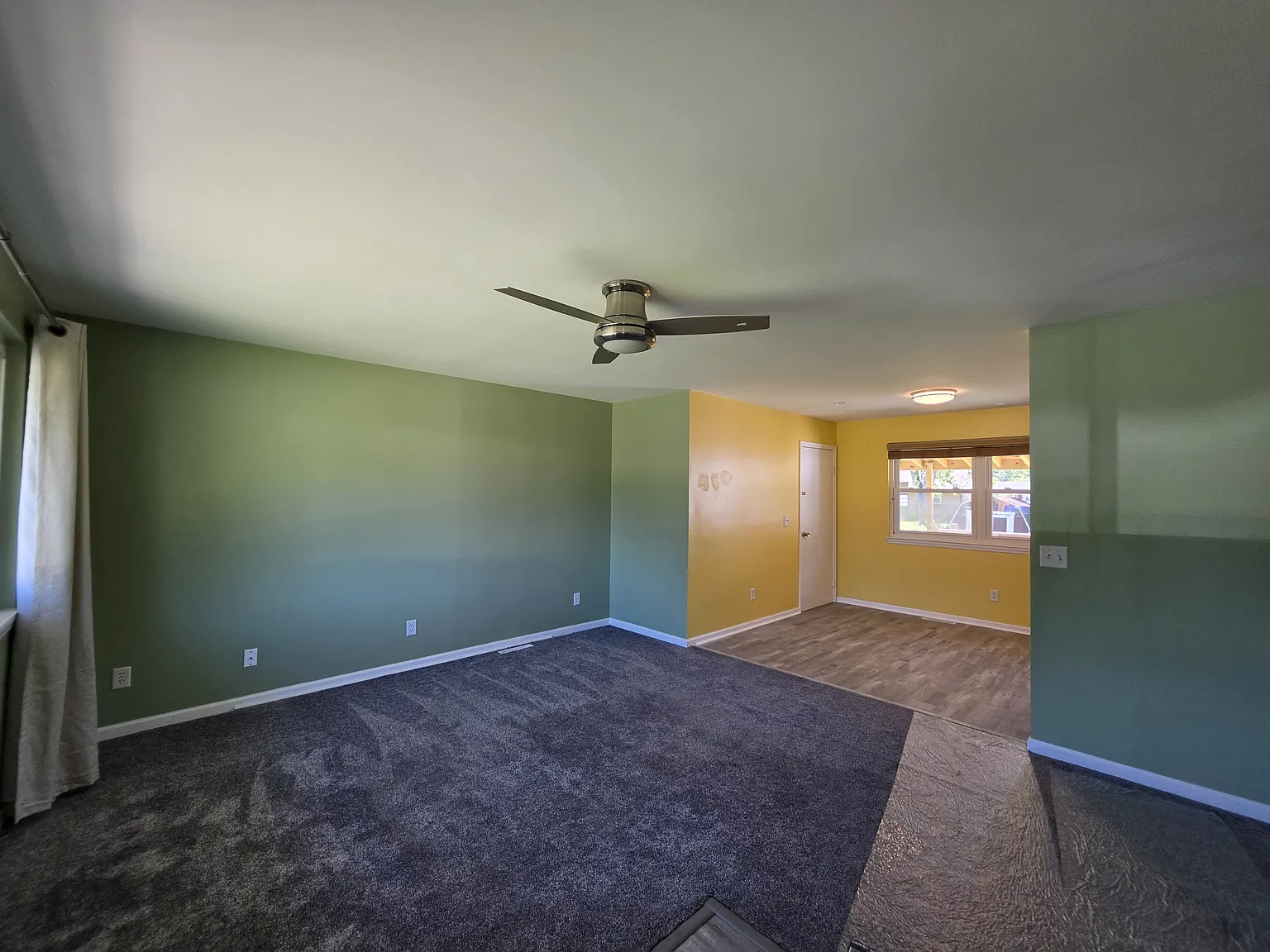 3 bed, 1.5 bath, 1050 sqft, $2,000 — Photo 2