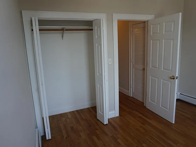 819 Park Ave #10 — Photo 4