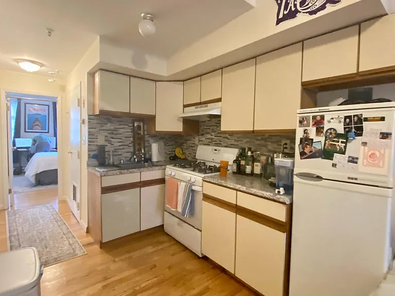 606 Jefferson St #3R — Photo 2