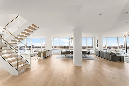 635 W 42nd St #27A Photo 1