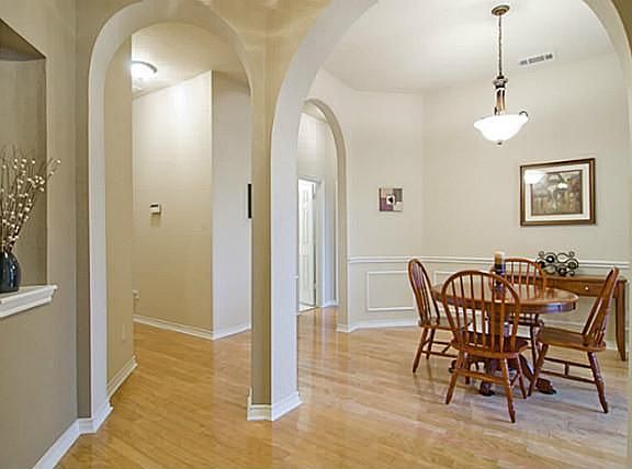 2nd image of 1105 Brittany Pl