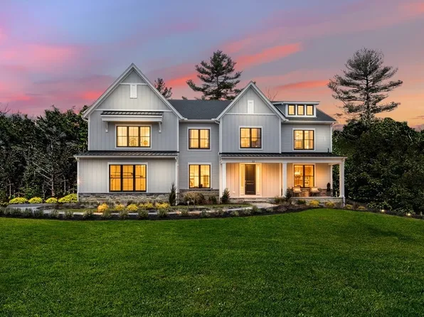 57 Chamberlain St, Hopkinton, MA 01748