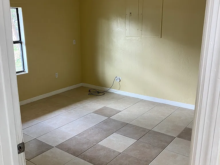 119 Orange Ave — Photo 8