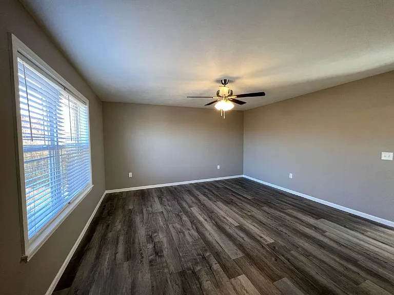 315 Sunrise Cv — Photo 11