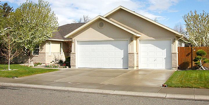 3 car garage